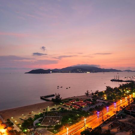 Crown Hotel Nha Trang Exterior photo