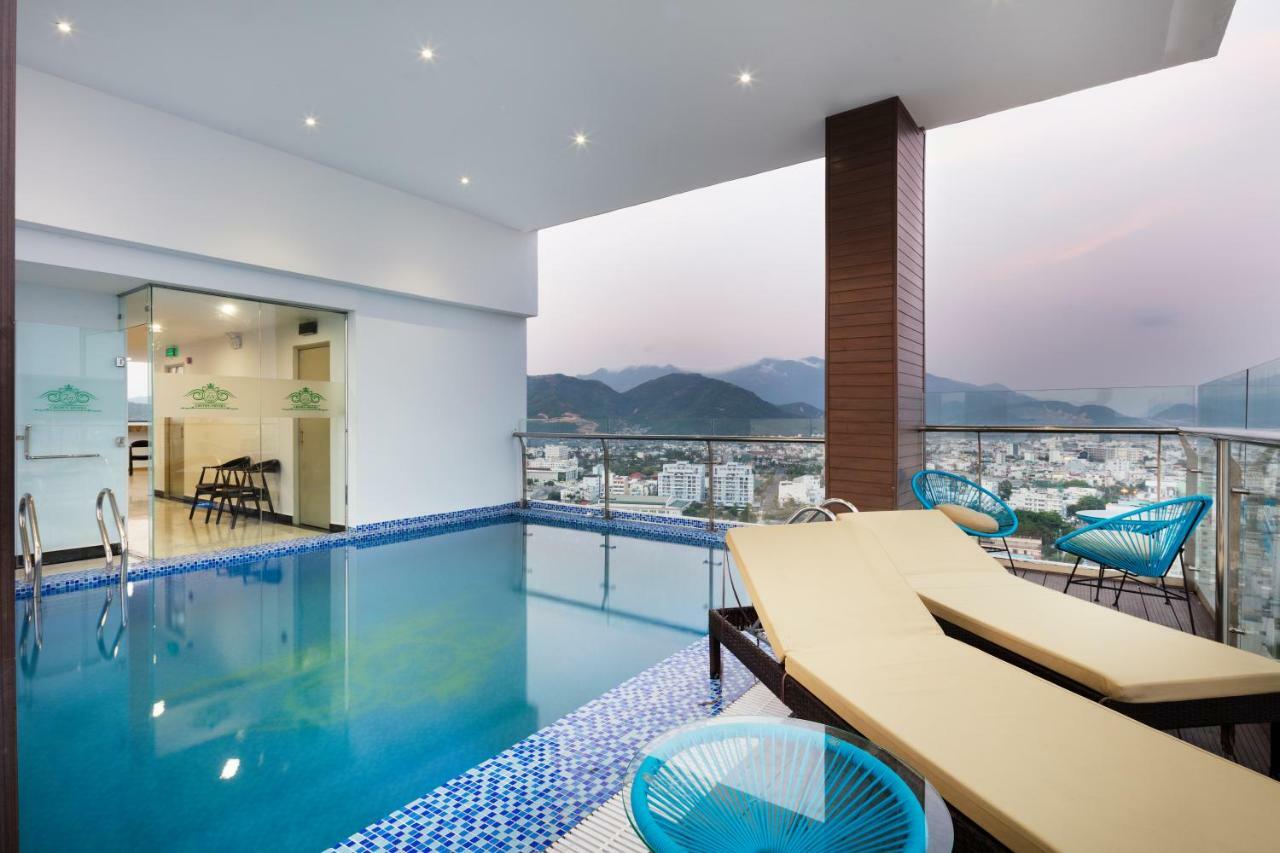 Crown Hotel Nha Trang Exterior photo